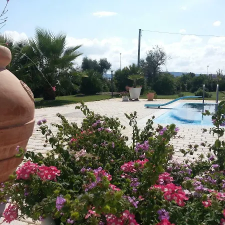Bilocale In Con Piscina Apartament *